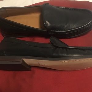 Women’s size 7 black leather flats